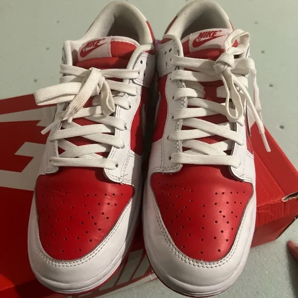 NIKE DUNK LOW RETRO

University red/white 

Open to all 
Negotiation Nike Dunk Low Off-White University Red – YankeeKicks Online main image 2